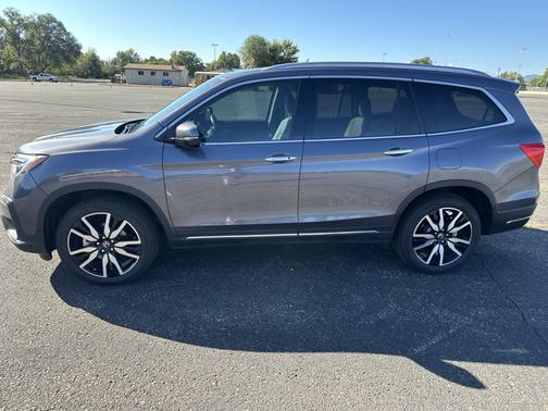 2022 Honda Pilot Touring 8-Passenger