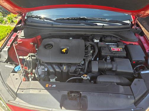 Red 2020 Hyundai ELANTRA SEL