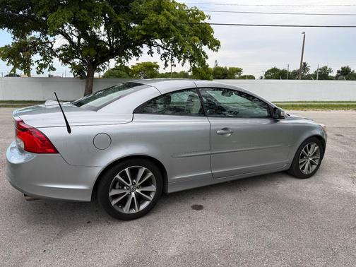 Silver 2011 Volvo C70 T5