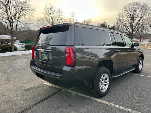 2017 Chevrolet Suburban LS