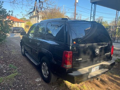 2002 Cadillac Escalade Base