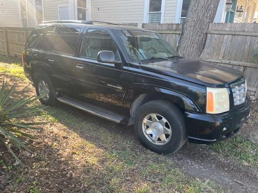 2002 Cadillac Escalade Base