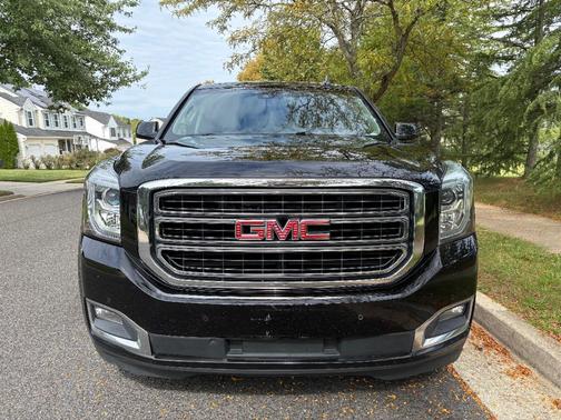 Black 2019 GMC Yukon SLT