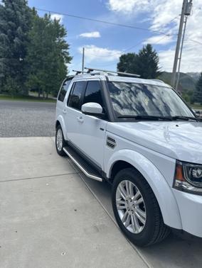 White 2016 Land Rover LR4 HSE LUX