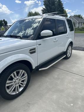 White 2016 Land Rover LR4 HSE LUX