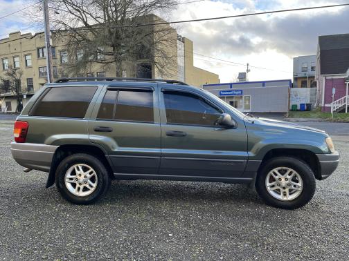 Photo 2 of 11 of 2003 Jeep Grand Cherokee Laredo