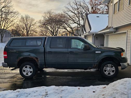 2004 Ford F-150 XLT SuperCrew