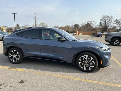2021 Ford Mustang Mach-E Premium