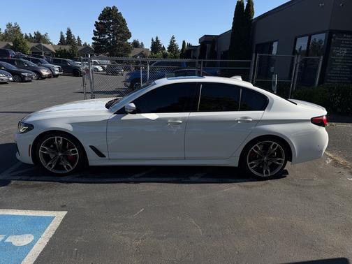 White 2021 BMW M550 i xDrive