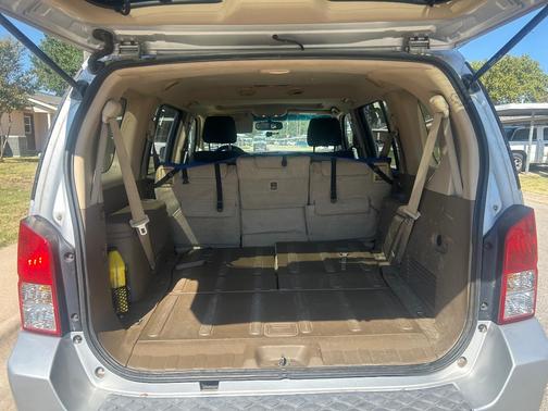 Silver 2006 Nissan Pathfinder SE