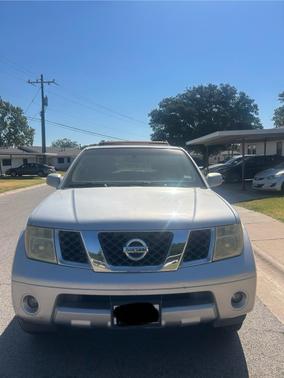 Silver 2006 Nissan Pathfinder SE