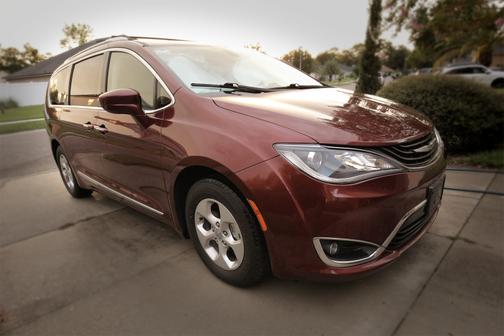 2018 Chrysler Pacifica Hybrid Touring L