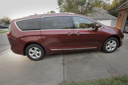 2018 Chrysler Pacifica Hybrid Touring L