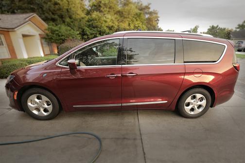 2018 Chrysler Pacifica Hybrid Touring L