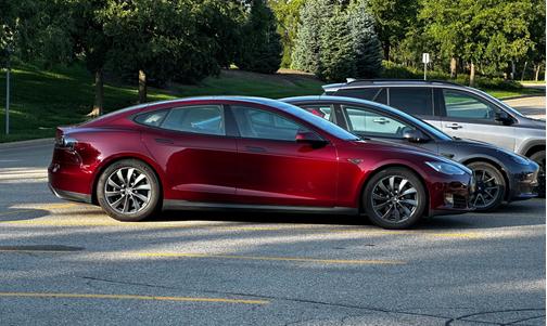 2012 Tesla Model S Signature