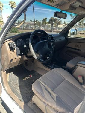 White 2002 Toyota 4Runner SR5
