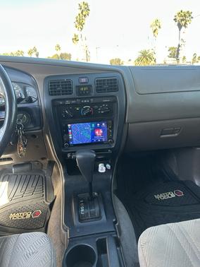 White 2002 Toyota 4Runner SR5