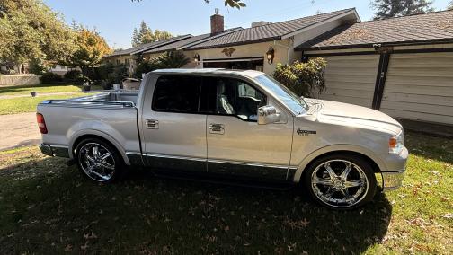2006 Lincoln Mark LT Base