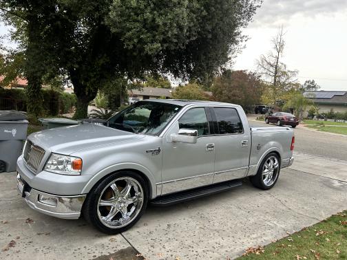 2006 Lincoln Mark LT Base