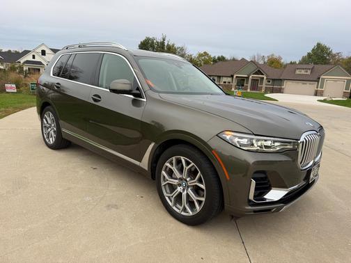 Green 2020 BMW X7 xDrive40i