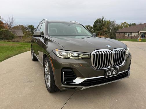 Green 2020 BMW X7 xDrive40i