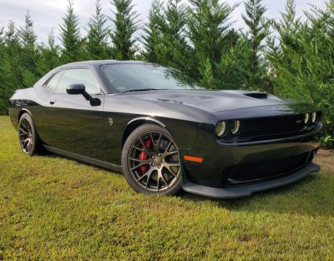 Black 2015 Dodge Challenger SRT Hellcat