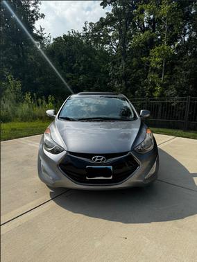 2013 Hyundai ELANTRA SE