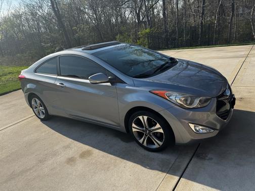 2013 Hyundai ELANTRA SE