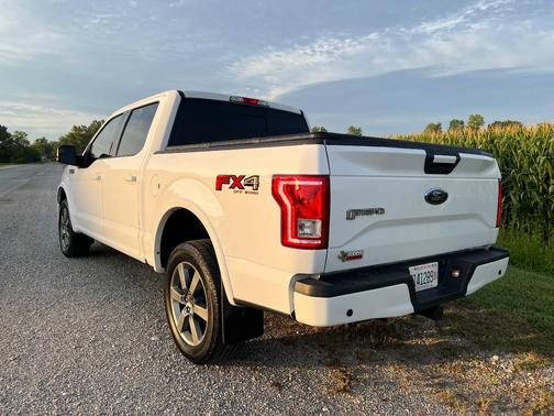 White 2017 Ford F-150 XLT