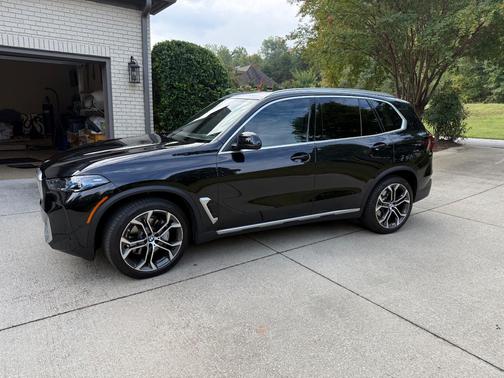 Black 2026 BMW X5 xDrive40i