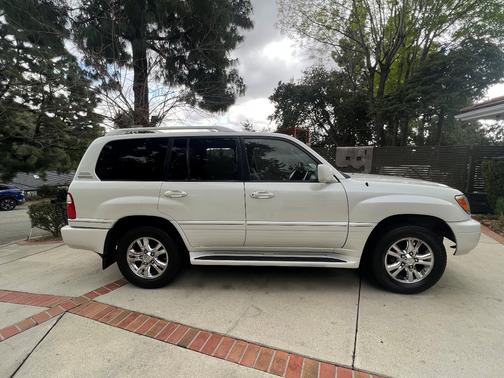 2004 Lexus LX 470 Base