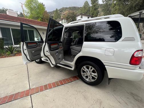 2004 Lexus LX 470 Base