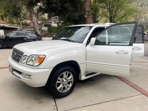 2004 Lexus LX 470 Base