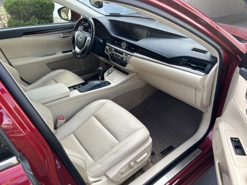 2015 Lexus ES 350 Crafted Line