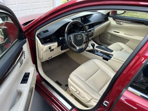 2015 Lexus ES 350 Crafted Line