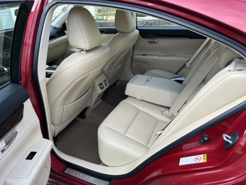 2015 Lexus ES 350 Crafted Line