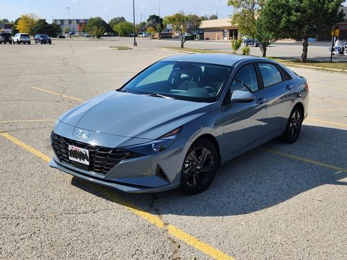 2022 Hyundai ELANTRA SEL