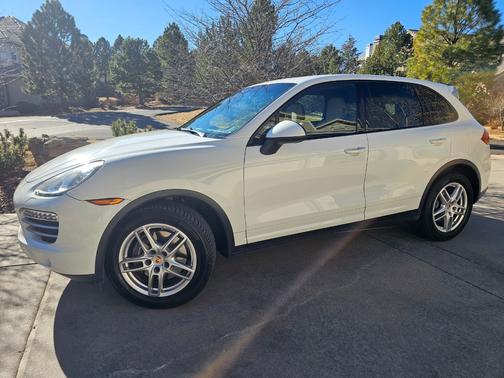 2014 Porsche Cayenne Cayenne Platinum Edition