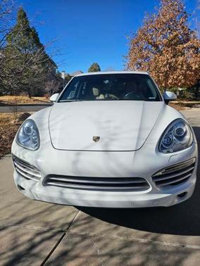 2014 Porsche Cayenne Cayenne Platinum Edition