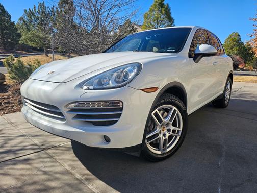 2014 Porsche Cayenne Cayenne Platinum Edition
