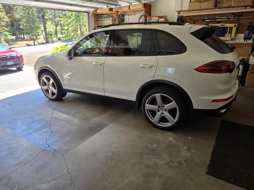 2016 Porsche Cayenne Base