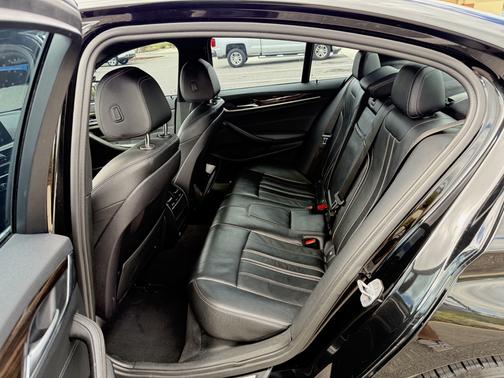 2019 BMW 530 i