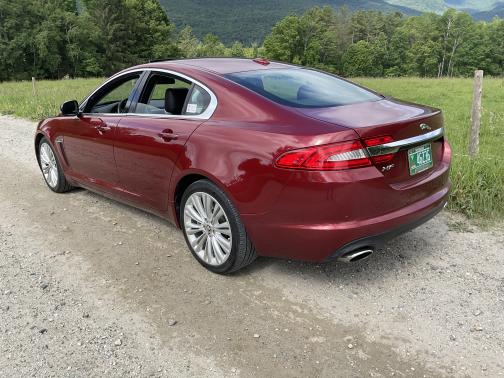 2012 Jaguar XF Base