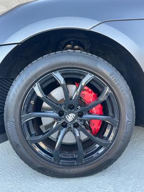 Gray 2018 Porsche Macan Macan Turbo with Performance Package