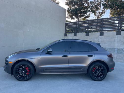Gray 2018 Porsche Macan Macan Turbo with Performance Package