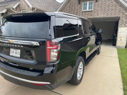 2023 Chevrolet Suburban LT