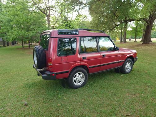 Red 1997 Land Rover Discovery SD