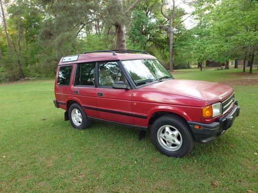 Red 1997 Land Rover Discovery SD