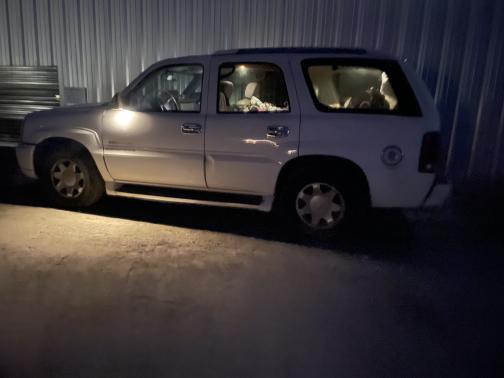 2002 Cadillac Escalade Base
