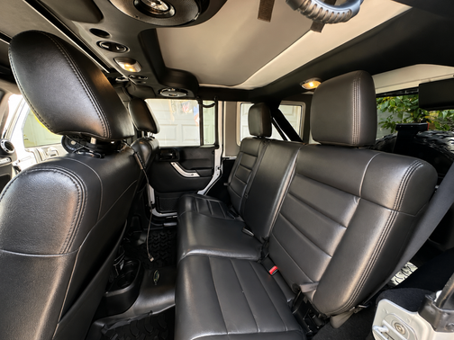 Silver 2012 Jeep Wrangler Unlimited Rubicon